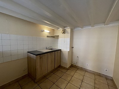 APPARTEMENT T2 A LOUER - LYON 1ER ARRONDISSEMENT Annonciade-Saint-Benoit - 51.13 m2 - 761 € charges comprises par mois
