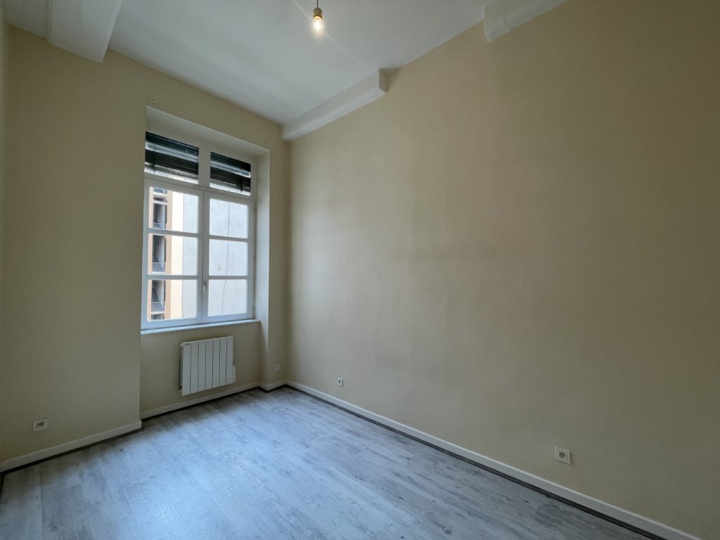 APPARTEMENT T2 A LOUER - LYON 1ER ARRONDISSEMENT Annonciade-Saint-Benoit - 51.13 m2 - 761 &euro; charges comprises par mois