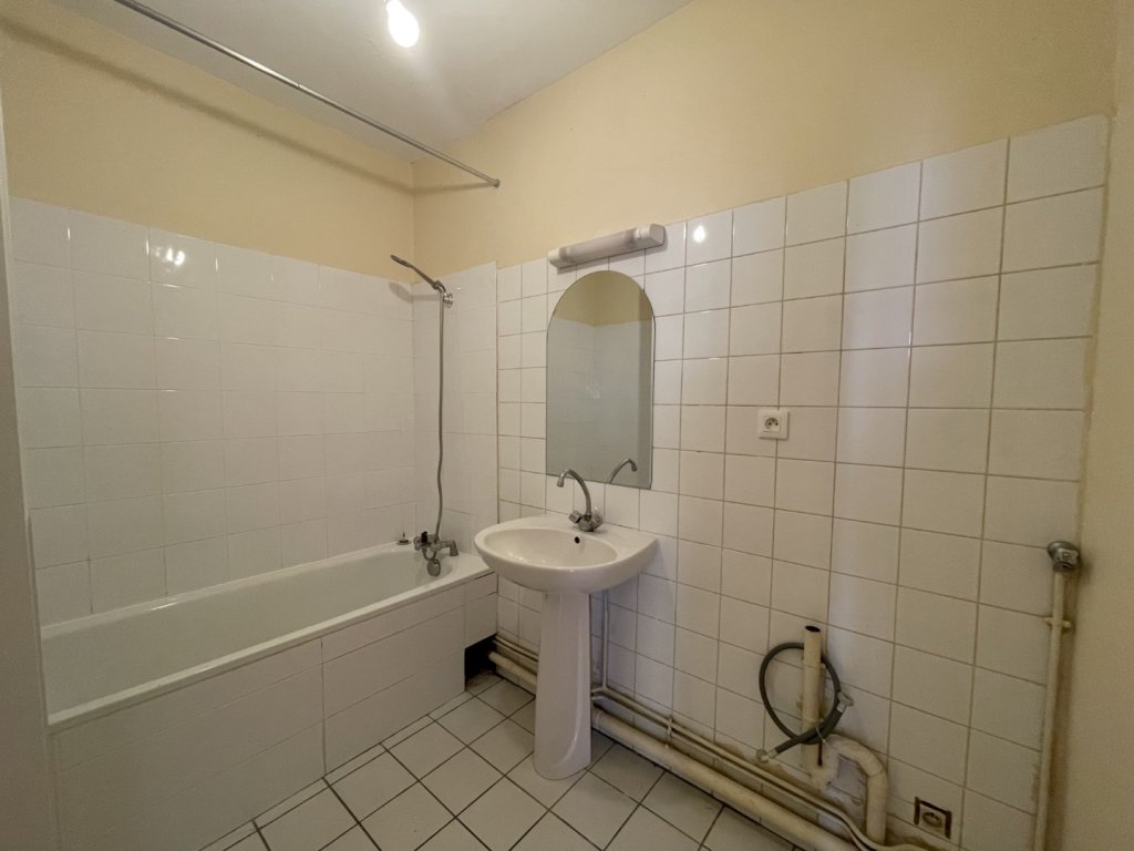 APPARTEMENT T2 A LOUER - LYON 1ER ARRONDISSEMENT Annonciade-Saint-Benoit - 51.13 m2 - 761 &euro; charges comprises par mois