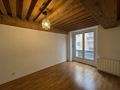 APPARTEMENT T2 A LOUER - LYON 1ER ARRONDISSEMENT Normale-Chartreux - 52.04 m2 - 900 &euro; charges comprises par mois