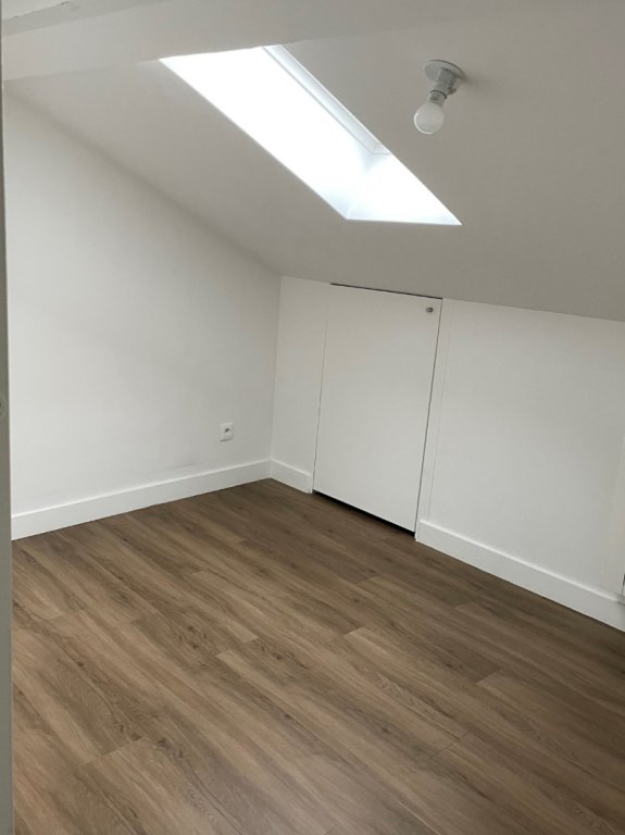 APPARTEMENT T2 A LOUER - LYON 2EME ARRONDISSEMENT Carnot-Charite - 17.92 m2 - 564 &euro; charges comprises par mois