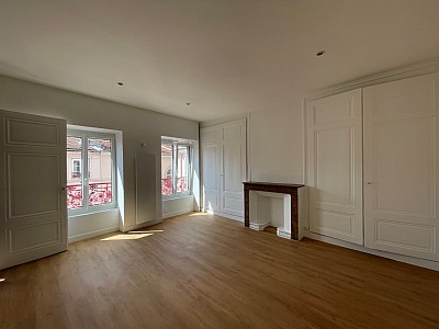 APPARTEMENT T2 A LOUER - LYON 2EME ARRONDISSEMENT La Bourse-Grenette - 46.43 m2 - 940€ charges comprises par mois