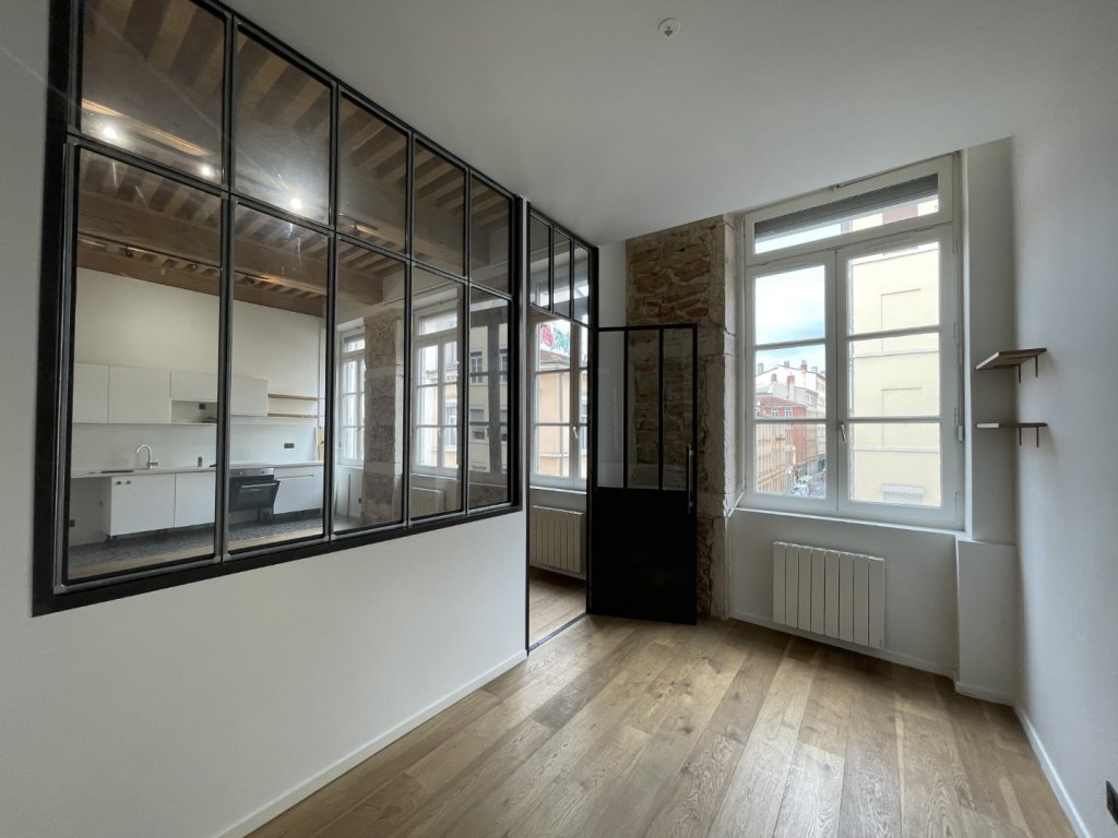 APPARTEMENT T2 A LOUER - LYON 4EME ARRONDISSEMENT Cdt Arnaud-Dumont d Urville - 58.12 m2 - 1 272 &euro; charges comprises par mois
