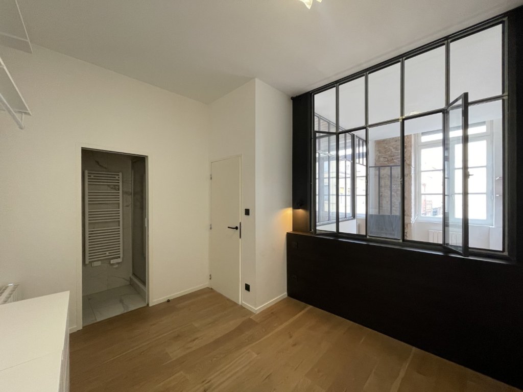 APPARTEMENT T2 A LOUER - LYON 4EME ARRONDISSEMENT Cdt Arnaud-Dumont d Urville - 58.12 m2 - 1 272 &euro; charges comprises par mois