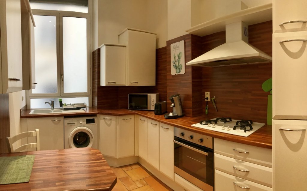 APPARTEMENT T2 A LOUER - LYON 4EME ARRONDISSEMENT Mairie-Tabareau - 51.32 m2 - 911�&euro; charges comprises par mois