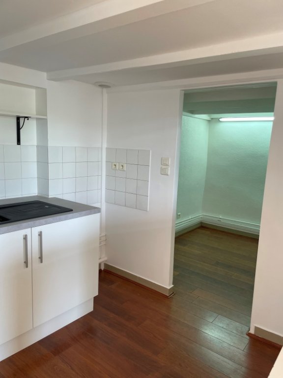 APPARTEMENT T2 A LOUER - LYON 4EME ARRONDISSEMENT Place Croix Rousse-Austerlitz - 60.49 m2 - 1�040�&euro; charges comprises par mois