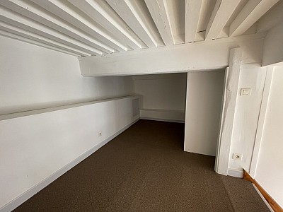 APPARTEMENT T2 A LOUER - LYON 4EME ARRONDISSEMENT Place Croix Rousse-Austerlitz - 60.49 m2 - 1�040�&euro; charges comprises par mois