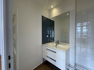 APPARTEMENT T2 A LOUER - LYON 4EME ARRONDISSEMENT Place Croix Rousse-Austerlitz - 60.49 m2 - 1�040�&euro; charges comprises par mois