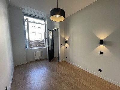 APPARTEMENT T2 - LYON 4EME ARRONDISSEMENT Cdt Arnaud-Dumont d Urville - 47 m2 - LOUÉ