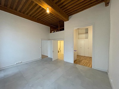 APPARTEMENT T2 A LOUER - LYON 4EME ARRONDISSEMENT Grande Rue-Bertone - 49.79 m2 - 831,56€ charges comprises par mois