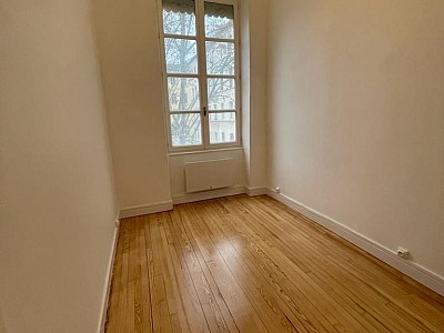 APPARTEMENT T2 A LOUER - LYON 4EME ARRONDISSEMENT Grande Rue-Bertone - 49.79 m2 - 831,56€ charges comprises par mois