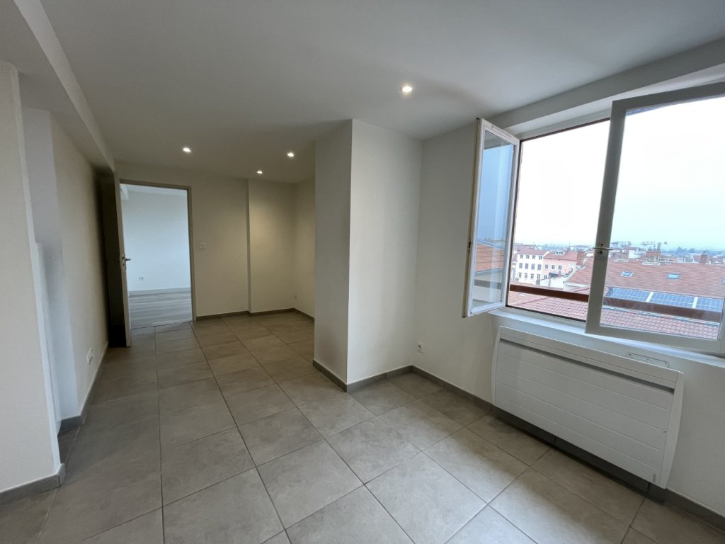 APPARTEMENT T2 A LOUER - LYON 4EME ARRONDISSEMENT Grande Rue-Bertone - 42.18 m2 - 659�&euro; charges comprises par mois