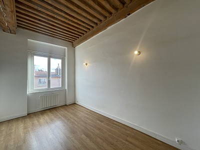 APPARTEMENT T2 A LOUER - LYON 4EME ARRONDISSEMENT Cdt Arnaud-Dumont d Urville - 65.76 m2 - 870,31€ charges comprises par mois