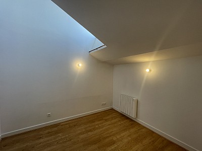 APPARTEMENT T2 A LOUER - LYON 4EME ARRONDISSEMENT Cdt Arnaud-Dumont d Urville - 65.76 m2 - 870,31€ charges comprises par mois