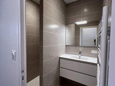 APPARTEMENT T2 A LOUER - LYON 4EME ARRONDISSEMENT Place Croix Rousse-Austerlitz - 52.39 m2 - 985 € charges comprises par mois