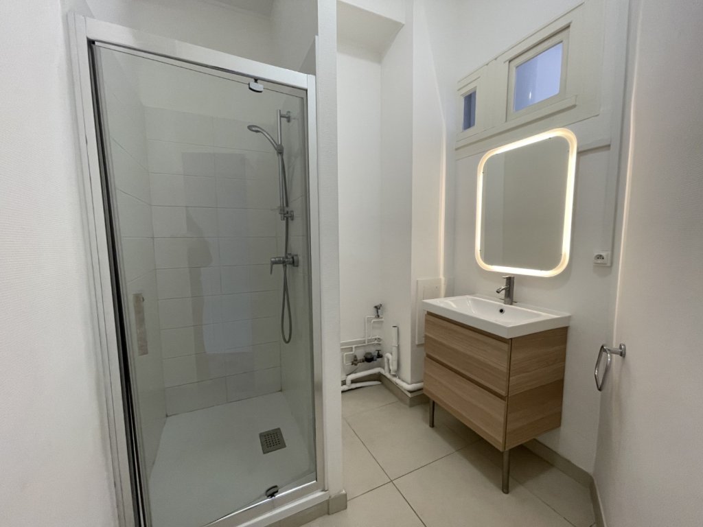 APPARTEMENT T2 A LOUER - LYON 4EME ARRONDISSEMENT Bony Bonnet - 58.69 m2 - 1�009�&euro; charges comprises par mois