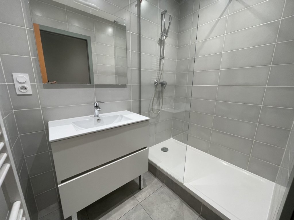 APPARTEMENT T2 A LOUER - LYON 4EME ARRONDISSEMENT Bony Bonnet - 58.31 m2 - 1�111�&euro; charges comprises par mois