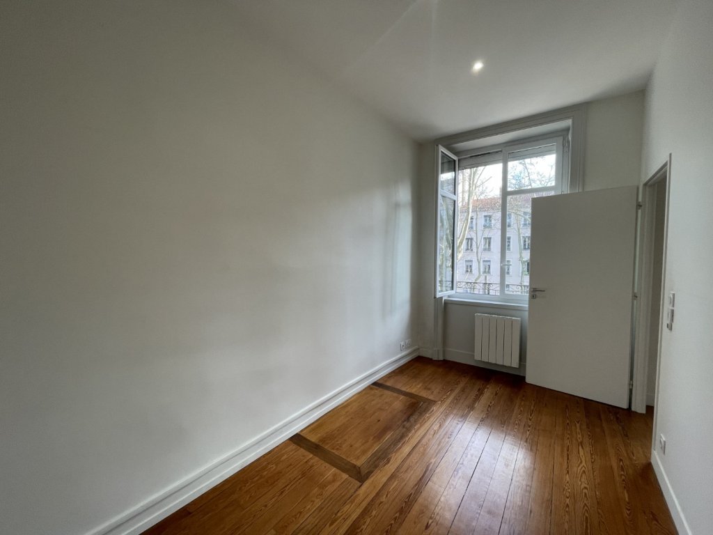 APPARTEMENT T2 A LOUER - LYON 4EME ARRONDISSEMENT Bony Bonnet - 58.31 m2 - 1�111�&euro; charges comprises par mois