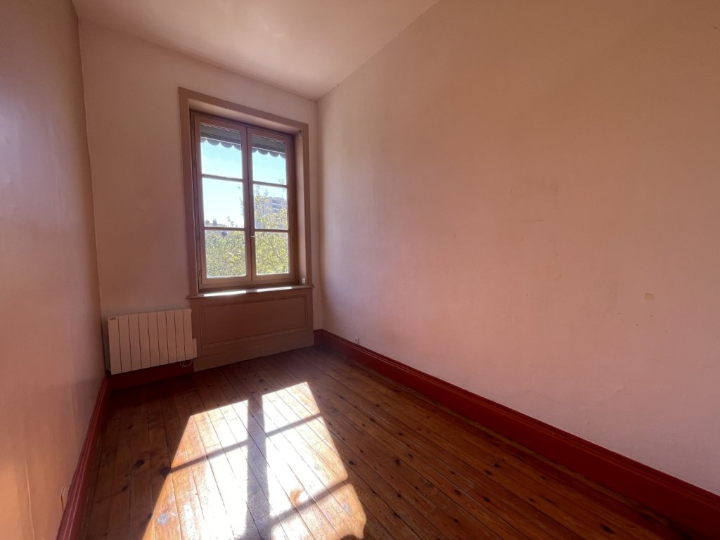 APPARTEMENT T2 A LOUER - LYON 4EME ARRONDISSEMENT Place Croix Rousse-Austerlitz - 57.8 m2 - 837 &euro; charges comprises par mois