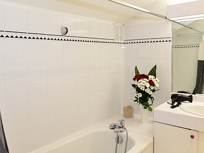 APPARTEMENT T2 A LOUER - LYON 4EME ARRONDISSEMENT Cuire Canuts - 52.94 m2 - 1 275 &euro; charges comprises par mois