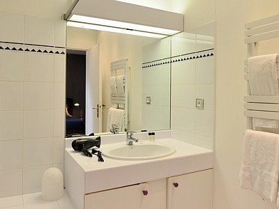 APPARTEMENT T2 A LOUER - LYON 4EME ARRONDISSEMENT Cuire Canuts - 52.94 m2 - 1 275 &euro; charges comprises par mois