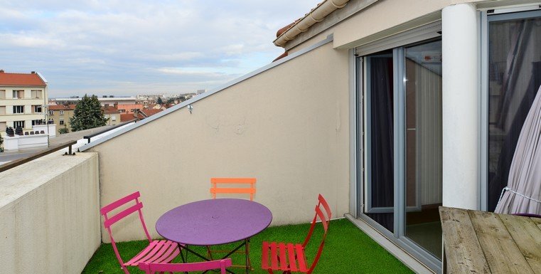 APPARTEMENT T2 A LOUER - LYON 4EME ARRONDISSEMENT Cuire Canuts - 52.94 m2 - 1 275 &euro; charges comprises par mois