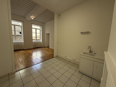 APPARTEMENT T2 A LOUER - LYON 4EME ARRONDISSEMENT Grande Rue-Bertone - 50.9 m2 - 950 &euro; charges comprises par mois