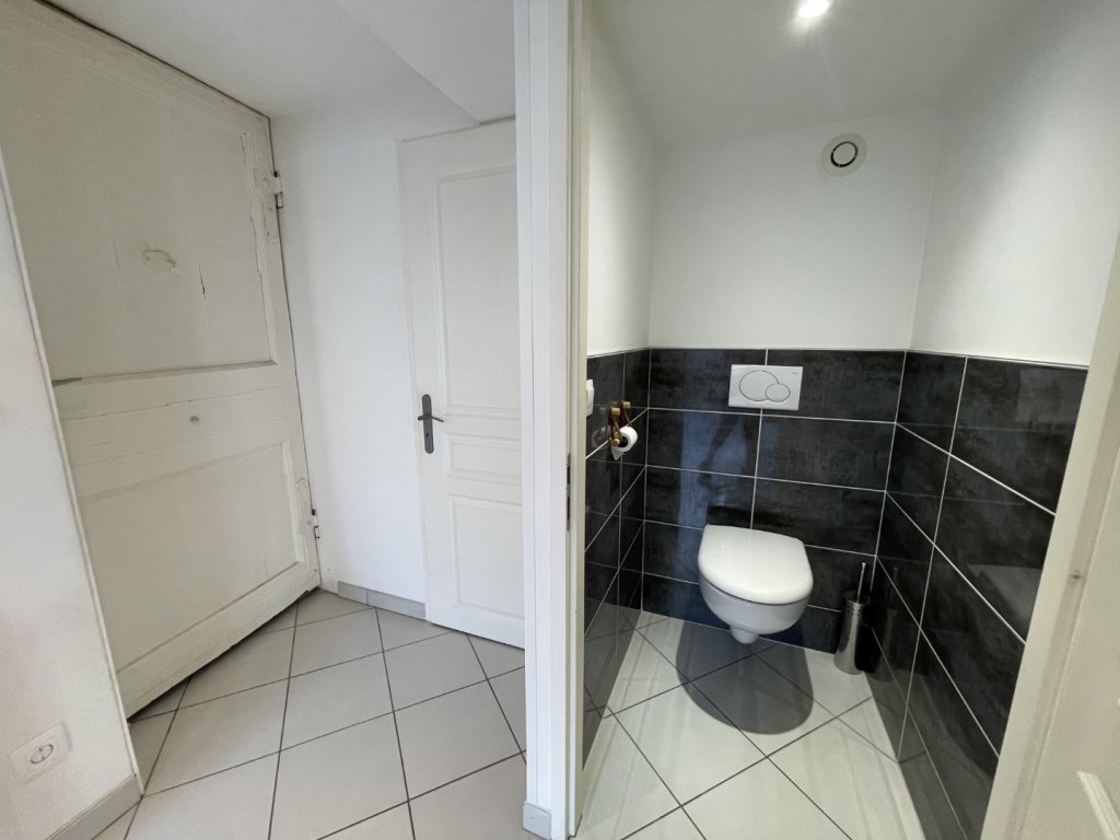 APPARTEMENT T2 A LOUER - LYON 4EME ARRONDISSEMENT Cdt Arnaud-Dumont d Urville - 45.46 m2 - 808 &euro; charges comprises par mois