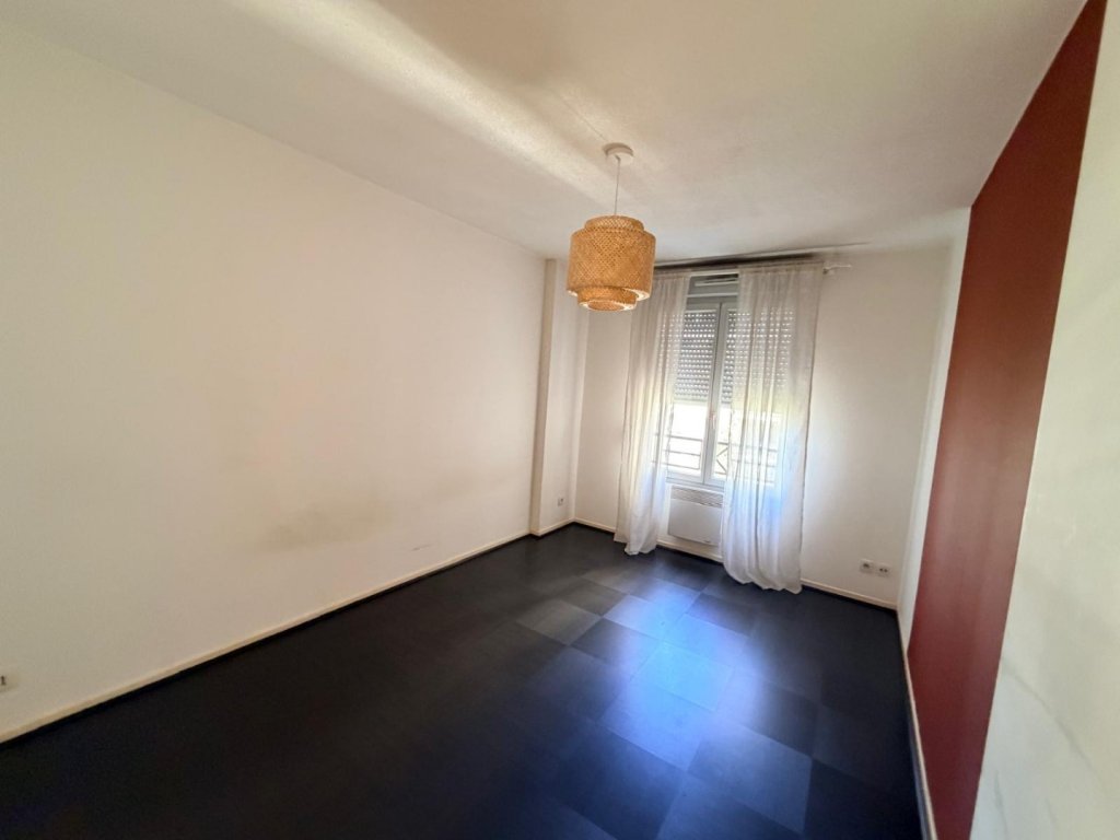 APPARTEMENT T2 A LOUER - LYON 4EME ARRONDISSEMENT Deleuvre-Henon - 54.22 m2 - 930 &euro; charges comprises par mois