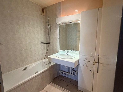APPARTEMENT T2 A LOUER - LYON 4EME ARRONDISSEMENT Deleuvre-Henon - 54.22 m2 - 930 € charges comprises par mois