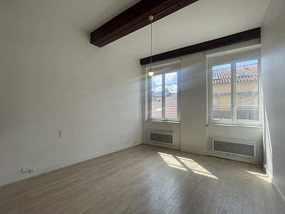 APPARTEMENT T2 A LOUER - LYON 4EME ARRONDISSEMENT Cdt Arnaud-Dumont d Urville - 62.26 m2 - 984 € charges comprises par mois