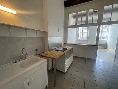 APPARTEMENT T2 A LOUER - LYON 4EME ARRONDISSEMENT Cdt Arnaud-Dumont d Urville - 62.26 m2 - 984 € charges comprises par mois