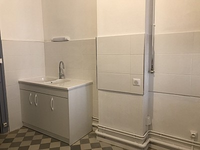 APPARTEMENT T2 A LOUER - LYON 4EME ARRONDISSEMENT Cdt Arnaud-Dumont d Urville - 61 m2 - 908 € charges comprises par mois