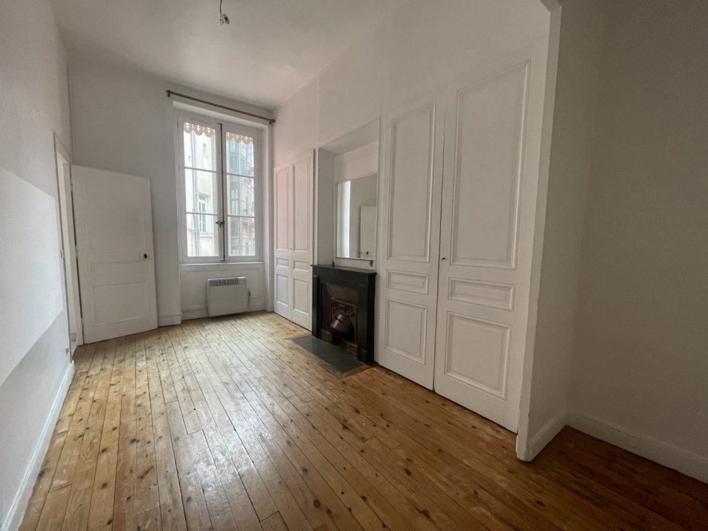 APPARTEMENT T2 A LOUER - LYON 4EME ARRONDISSEMENT Mairie-Tabareau - 39.79 m2 - 567 &euro; charges comprises par mois