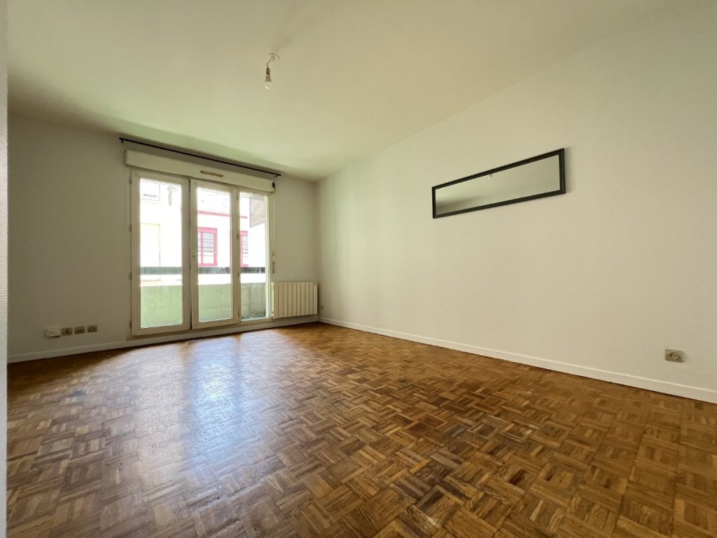 APPARTEMENT T2 A LOUER - LYON 4EME ARRONDISSEMENT Canuts-d Enfert Rochereau - 48.4 m2 - 828 &euro; charges comprises par mois