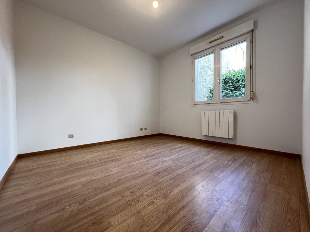 APPARTEMENT T2 A LOUER - LYON 4EME ARRONDISSEMENT Canuts-d Enfert Rochereau - 48.4 m2 - 828 &euro; charges comprises par mois