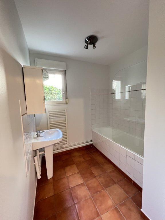 APPARTEMENT T2 A LOUER - LYON 4EME ARRONDISSEMENT Canuts-d Enfert Rochereau - 48.4 m2 - 828 &euro; charges comprises par mois