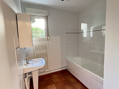 APPARTEMENT T2 A LOUER - LYON 4EME ARRONDISSEMENT Canuts-d Enfert Rochereau - 48.4 m2 - 828 &euro; charges comprises par mois