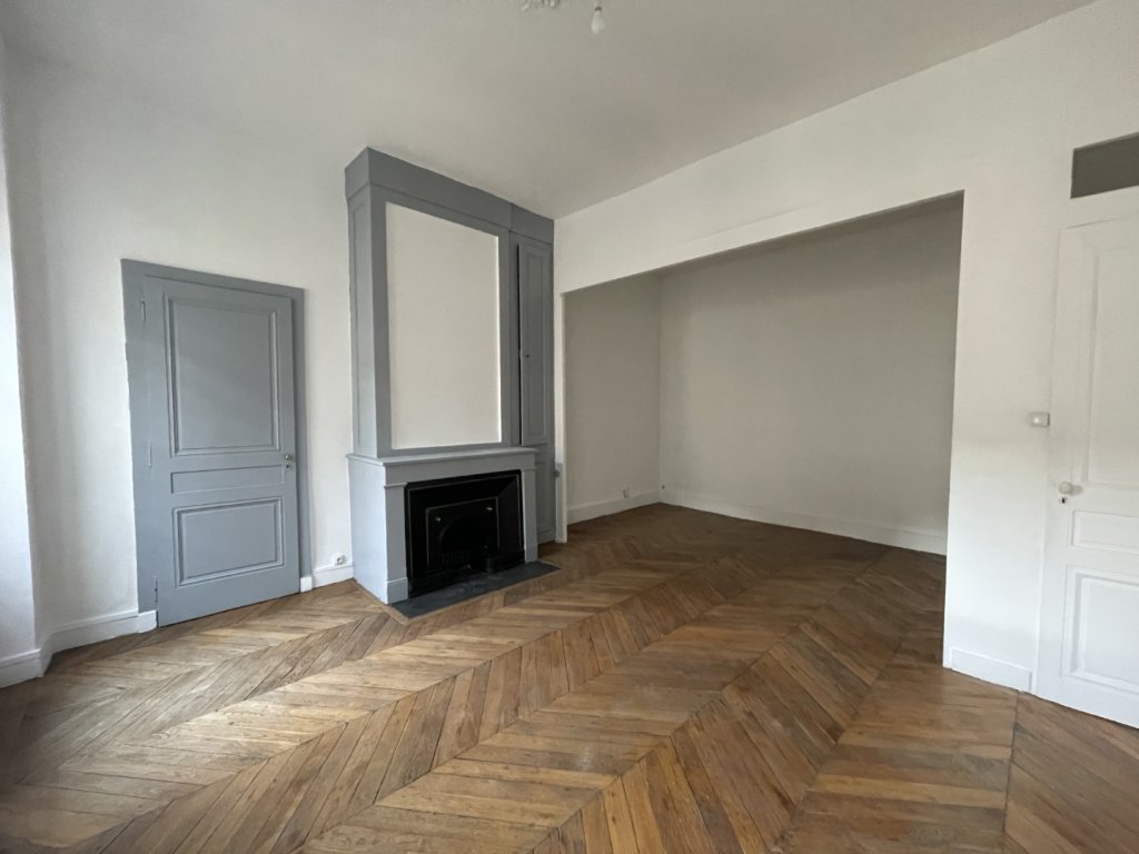 APPARTEMENT T2 A LOUER - LYON 7EME ARRONDISSEMENT Pasteur - 70.72 m2 - 1�140�&euro; charges comprises par mois