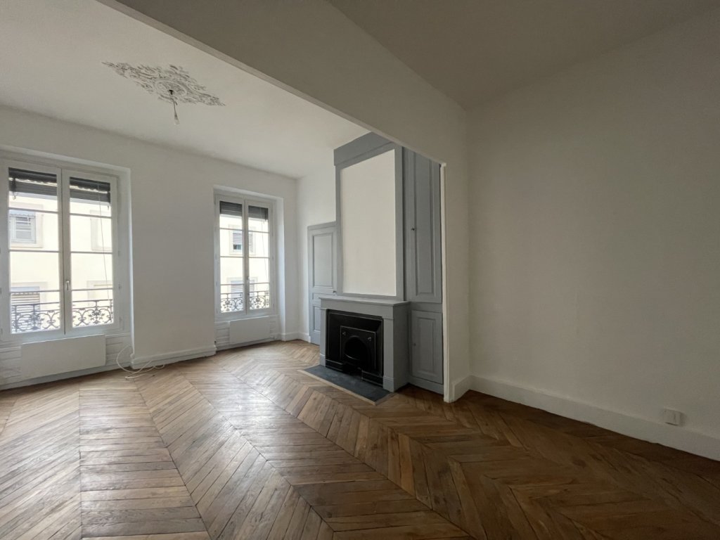 APPARTEMENT T2 A LOUER - LYON 7EME ARRONDISSEMENT Pasteur - 70.72 m2 - 1�140�&euro; charges comprises par mois