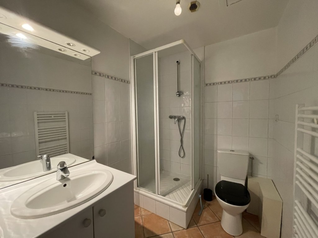 APPARTEMENT T2 A LOUER - LYON 7EME ARRONDISSEMENT Le Prado - 37.27 m2 - 589,01�&euro; charges comprises par mois