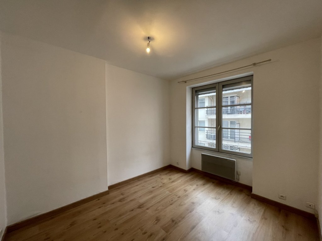 APPARTEMENT T2 A LOUER - LYON 7EME ARRONDISSEMENT Le Prado - 37.27 m2 - 589,01�&euro; charges comprises par mois