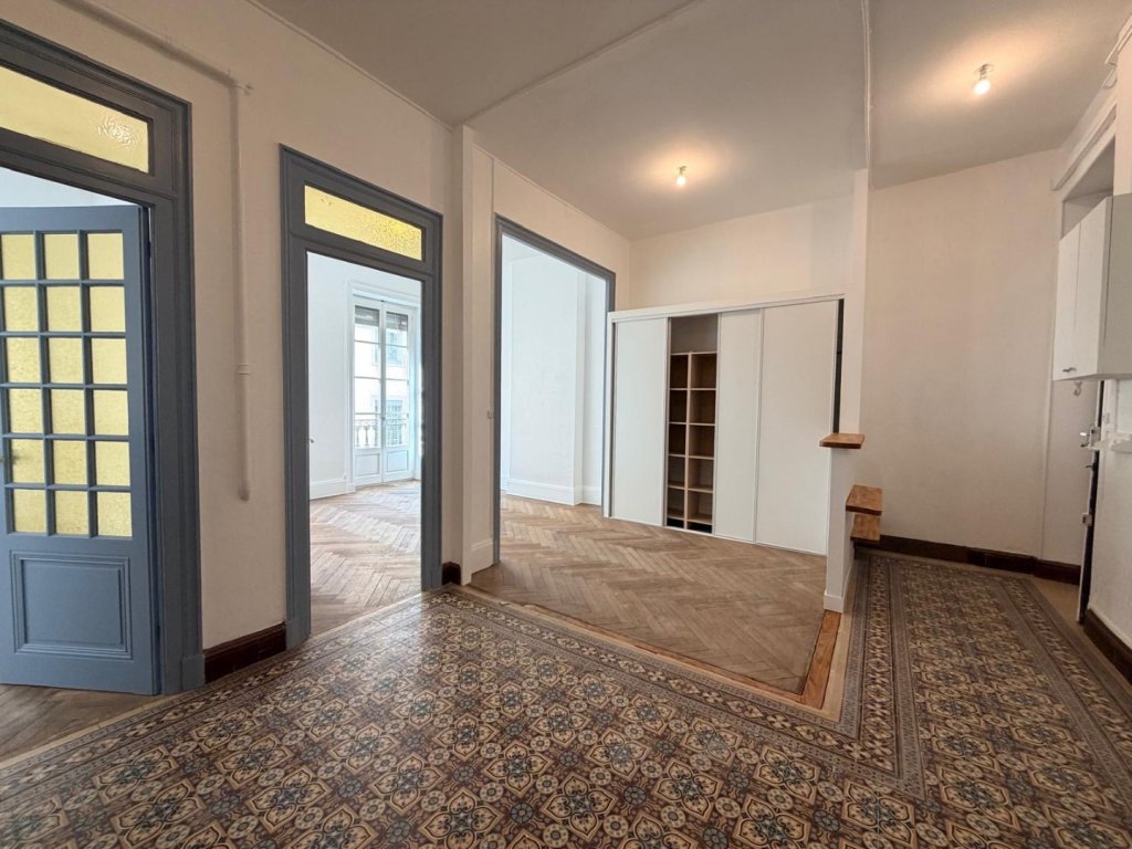 APPARTEMENT T2 A LOUER - LYON 7EME ARRONDISSEMENT Pasteur - 70.93 m2 - 1�150�&euro; charges comprises par mois