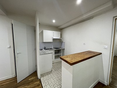APPARTEMENT T2 A LOUER - LYON 7EME ARRONDISSEMENT Saint-Michel - 43.3 m2 - 712 € charges comprises par mois