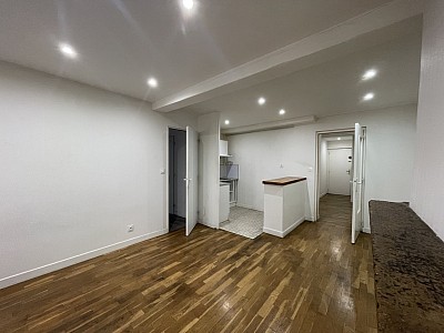 APPARTEMENT T2 A LOUER - LYON 7EME ARRONDISSEMENT Saint-Michel - 43.3 m2 - 712 € charges comprises par mois