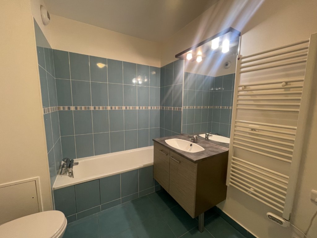 APPARTEMENT T2 A LOUER - LYON 8EME ARRONDISSEMENT Marius Berliet Nord - 46.14 m2 - 739 &euro; charges comprises par mois
