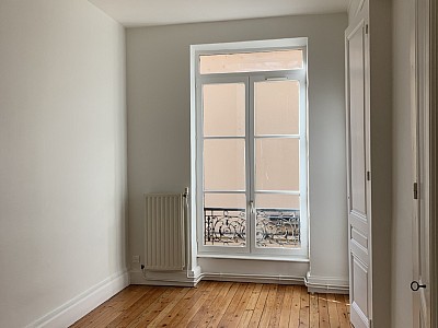 APPARTEMENT T3 A LOUER - LYON 9EME ARRONDISSEMENT l Industrie-Le Bourg - 58 m2 - 940 € charges comprises par mois