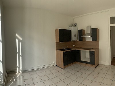 APPARTEMENT T3 A LOUER - LYON 9EME ARRONDISSEMENT l Industrie-Le Bourg - 58 m2 - 940 € charges comprises par mois
