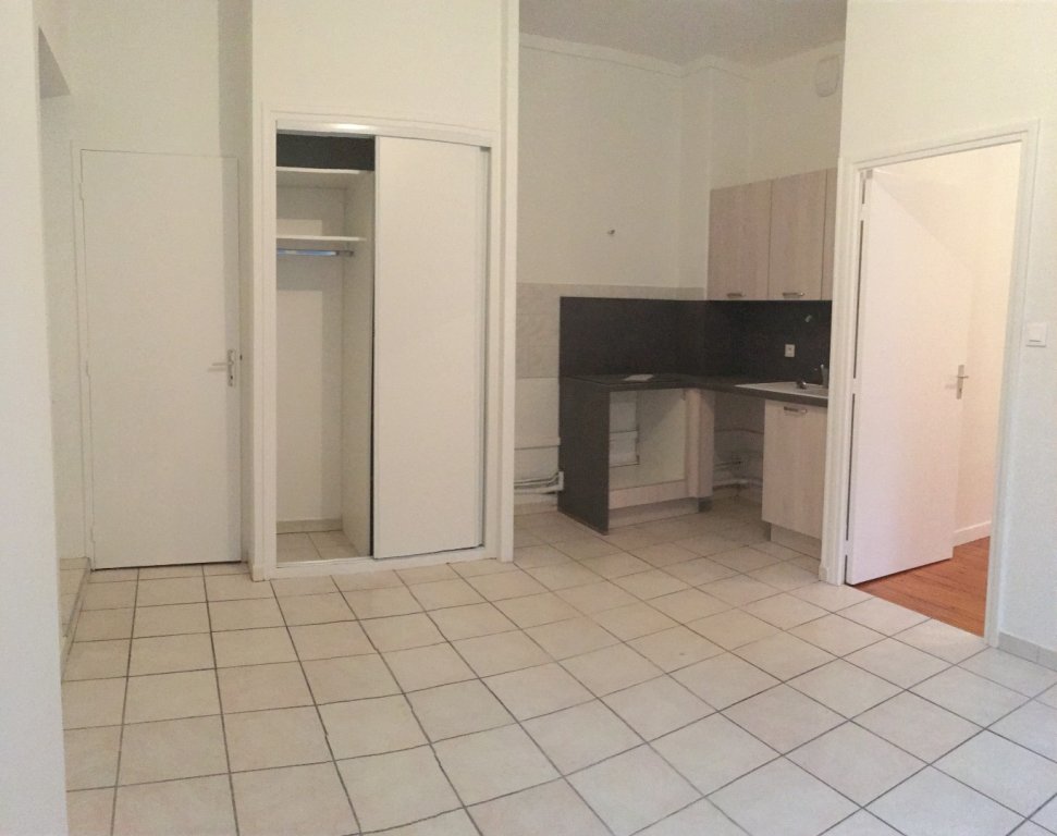 APPARTEMENT T2 A LOUER - LYON 9EME ARRONDISSEMENT l Industrie-Le Bourg - 30.54 m2 - 562 &euro; charges comprises par mois