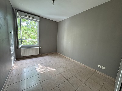 APPARTEMENT T2 A LOUER - VENISSIEUX Moulin-a-Vent - 47.77 m2 - 658 € charges comprises par mois